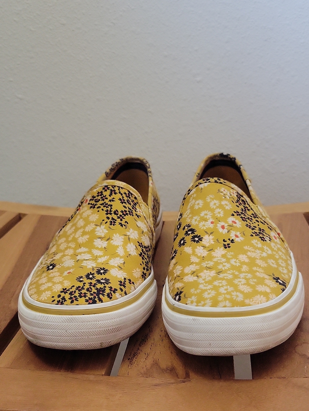 Keds Floral Y2K Slip On Sneaker Yellow Flowers with Dream Foam Size 8.5 39.5